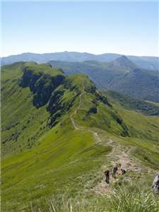 Monts et vallées du Cantal  (à partir de 890 €) ARRHES/pers RESERVATION